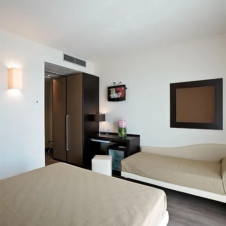 阿克多尔斯酒店 3*