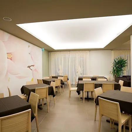 阿克多尔斯酒店 3*