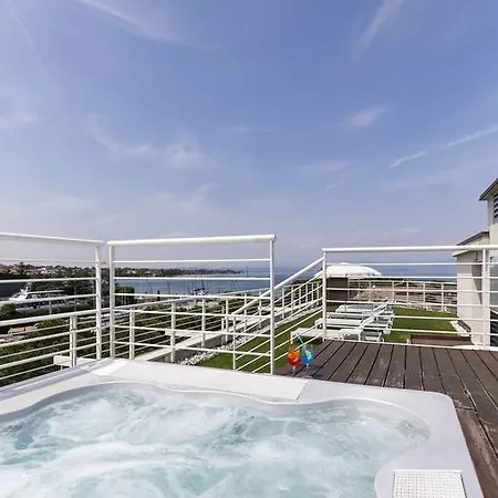 阿克多尔斯酒店 3*